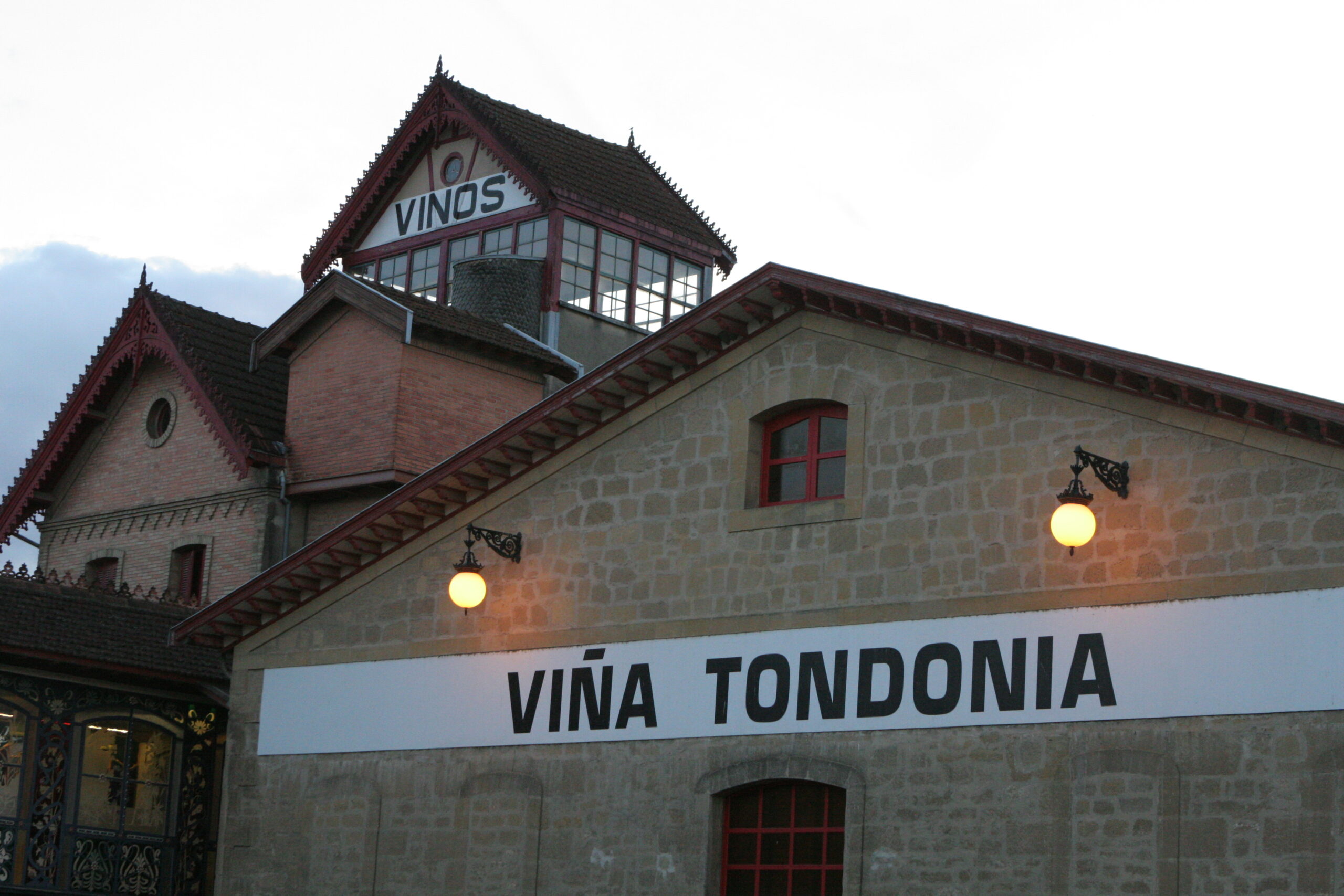vina tondonia during sunset